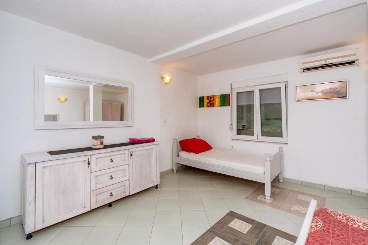Apartmani Lira Сутоморе Екстер'єр фото