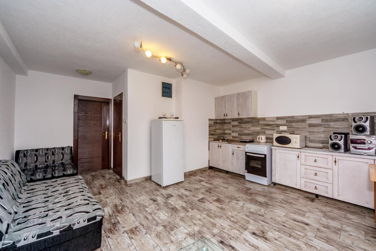 Apartmani Lira Сутоморе Екстер'єр фото
