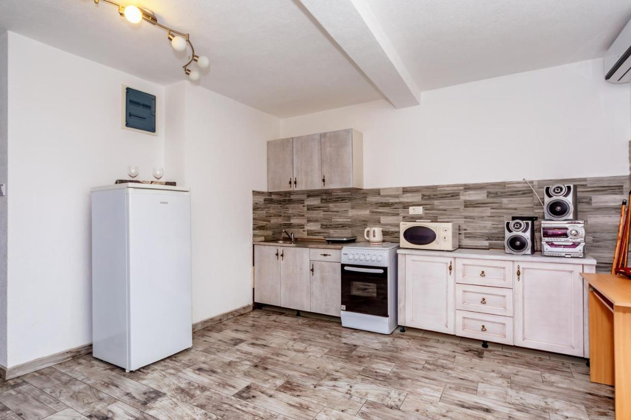 Apartmani Lira Сутоморе Екстер'єр фото