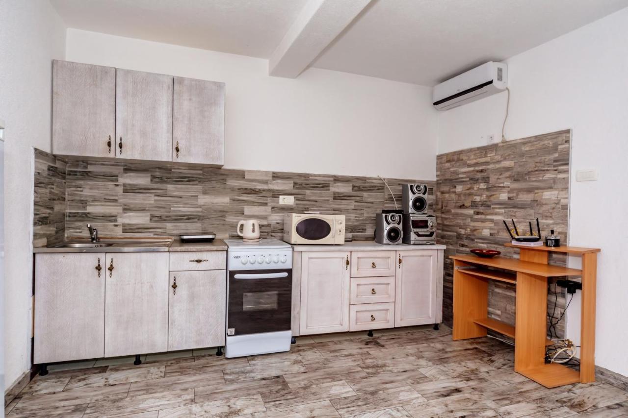 Apartmani Lira Сутоморе Екстер'єр фото