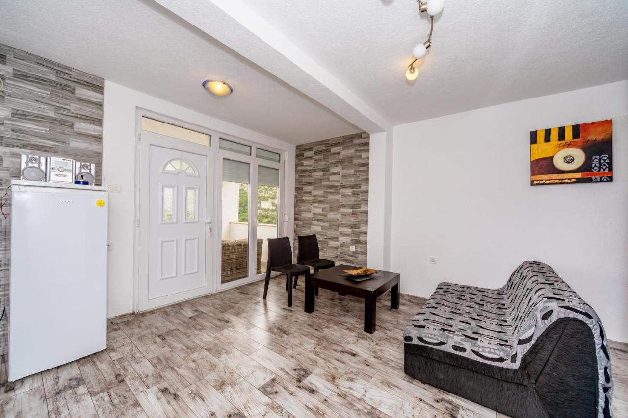 Apartmani Lira Сутоморе Екстер'єр фото