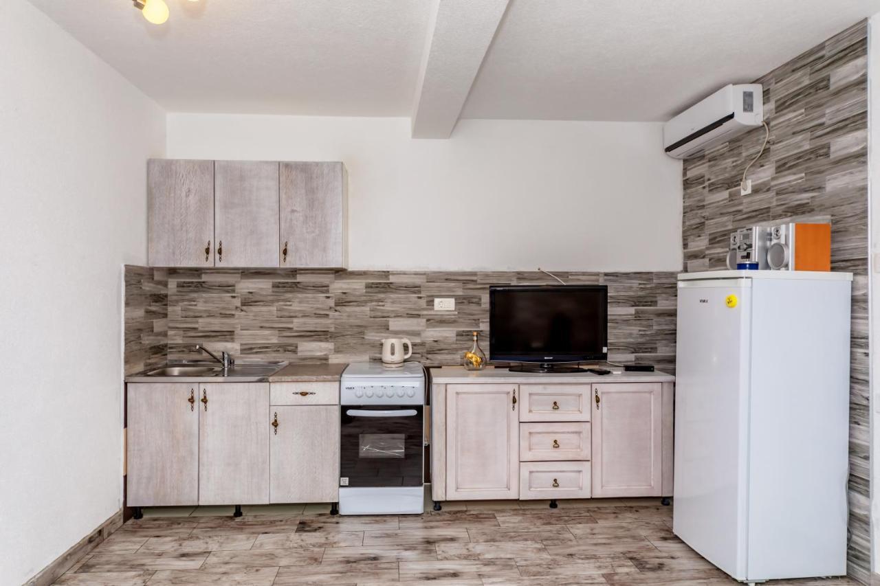 Apartmani Lira Сутоморе Екстер'єр фото
