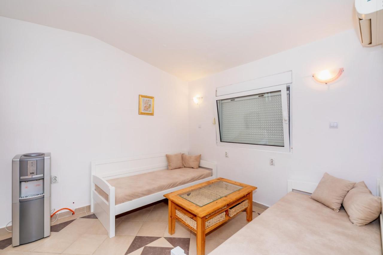 Apartmani Lira Сутоморе Екстер'єр фото