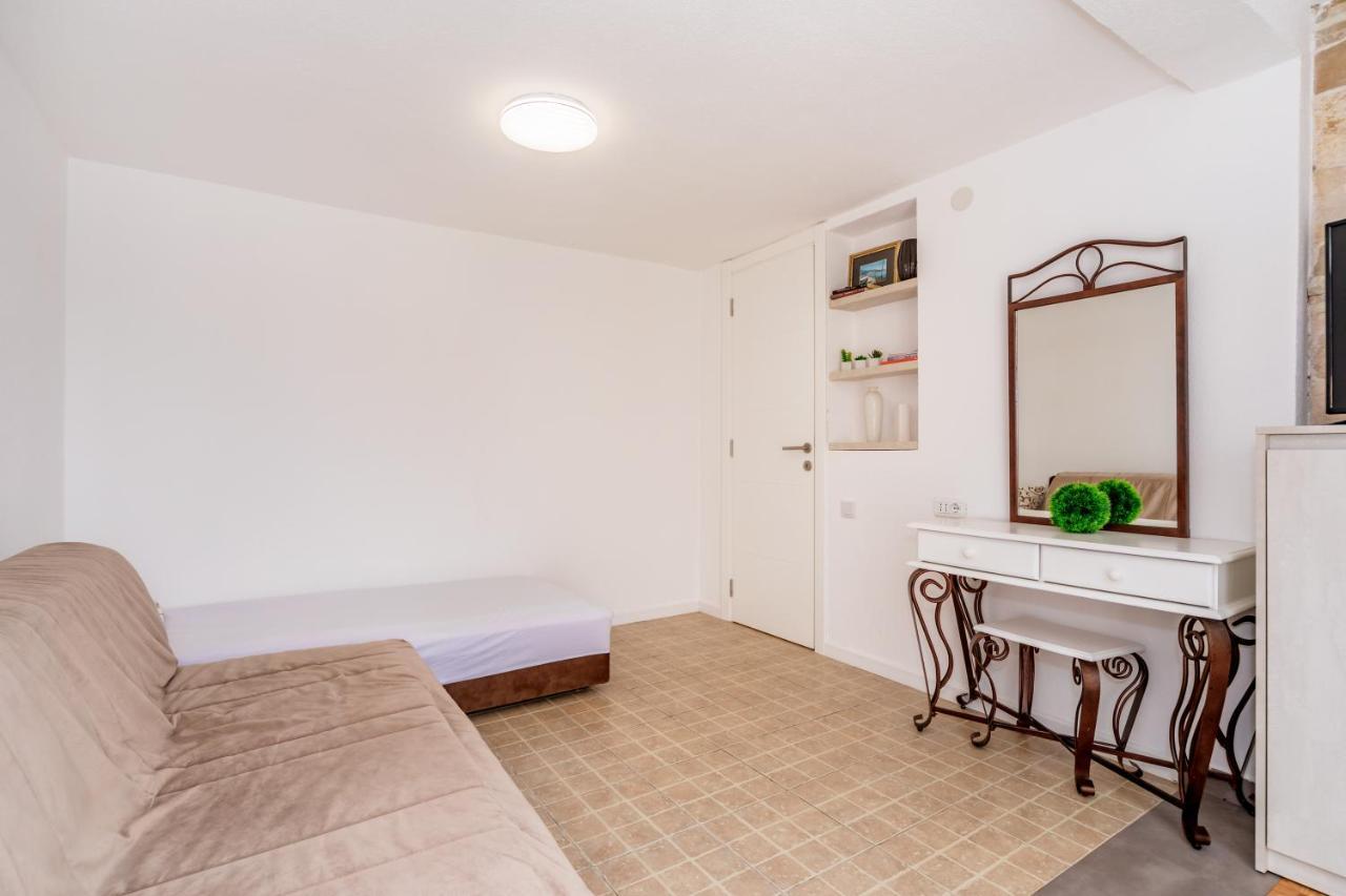 Apartmani Lira Сутоморе Екстер'єр фото