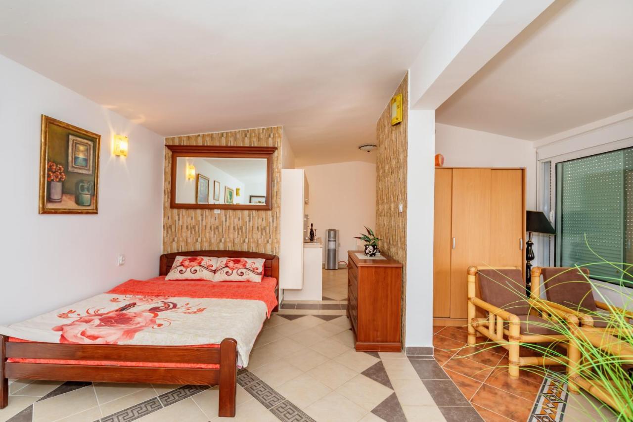 Apartmani Lira Сутоморе Екстер'єр фото