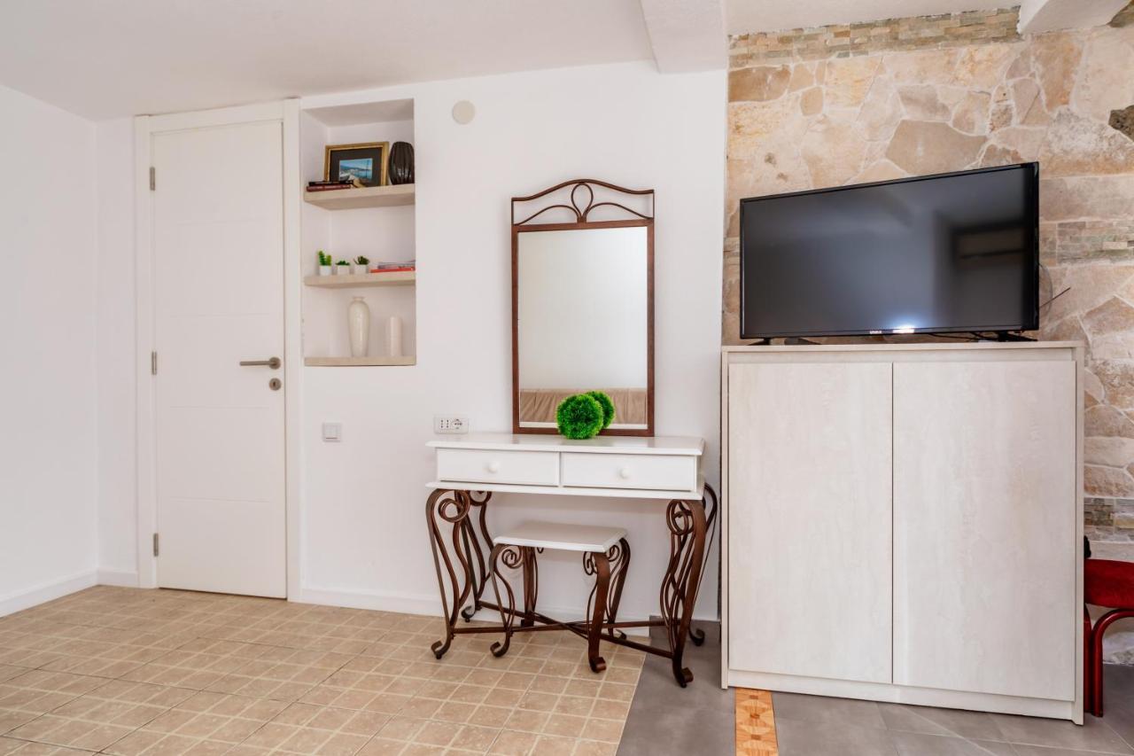 Apartmani Lira Сутоморе Екстер'єр фото